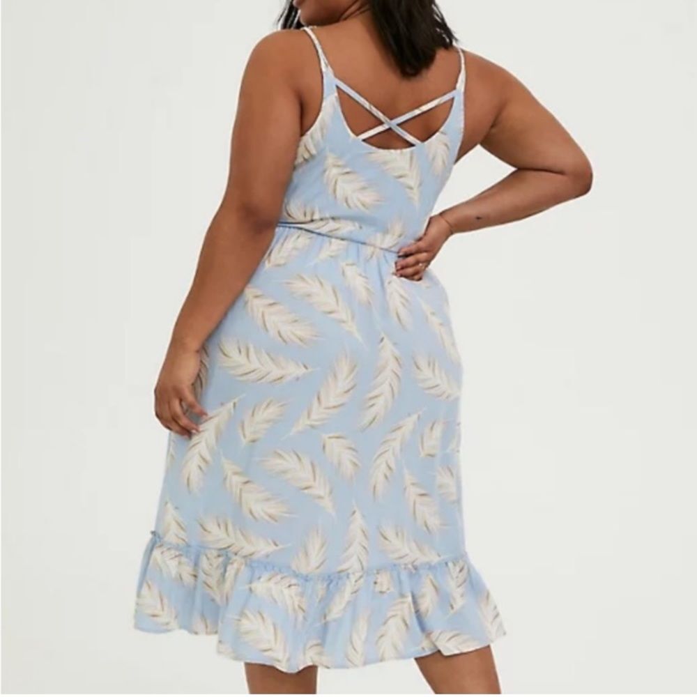 Torrid LIGHT BLUE FEATHER CHALLIS TIE MIDI DRESS 00 M 10